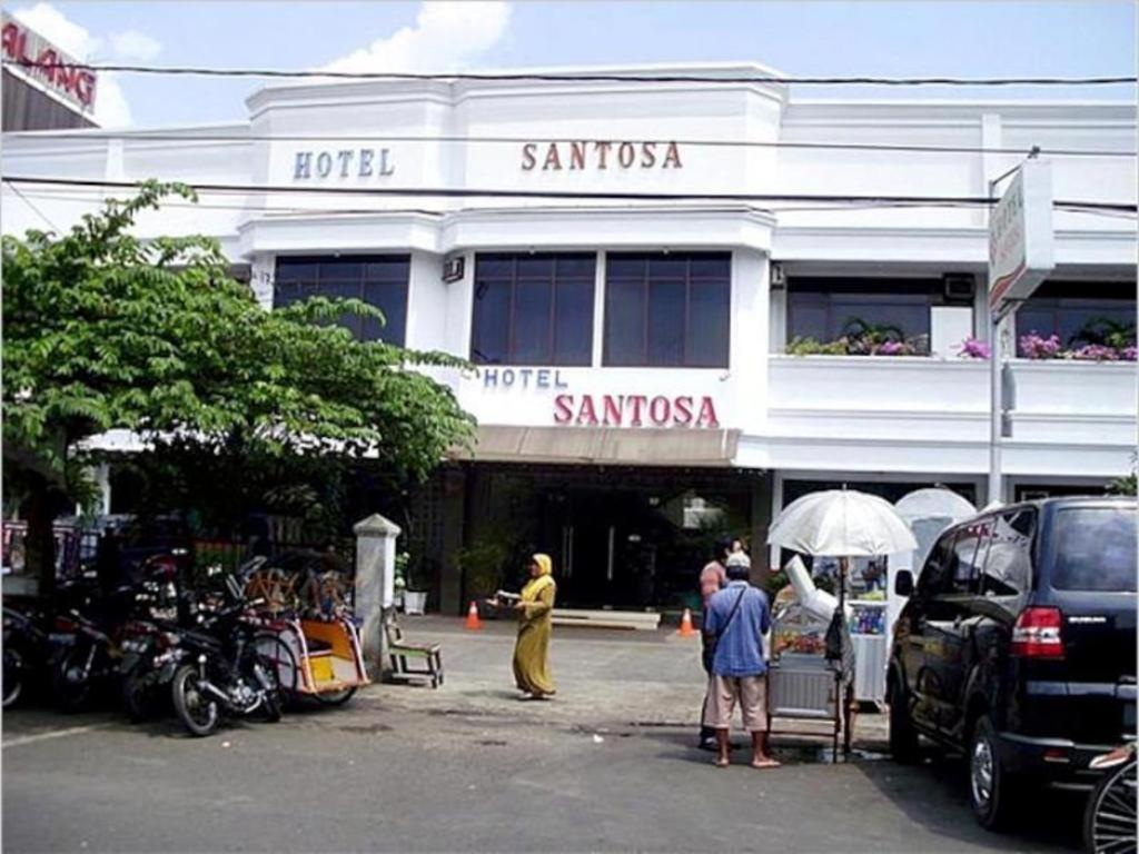 Hotel Santosa Malang Kültér fotó