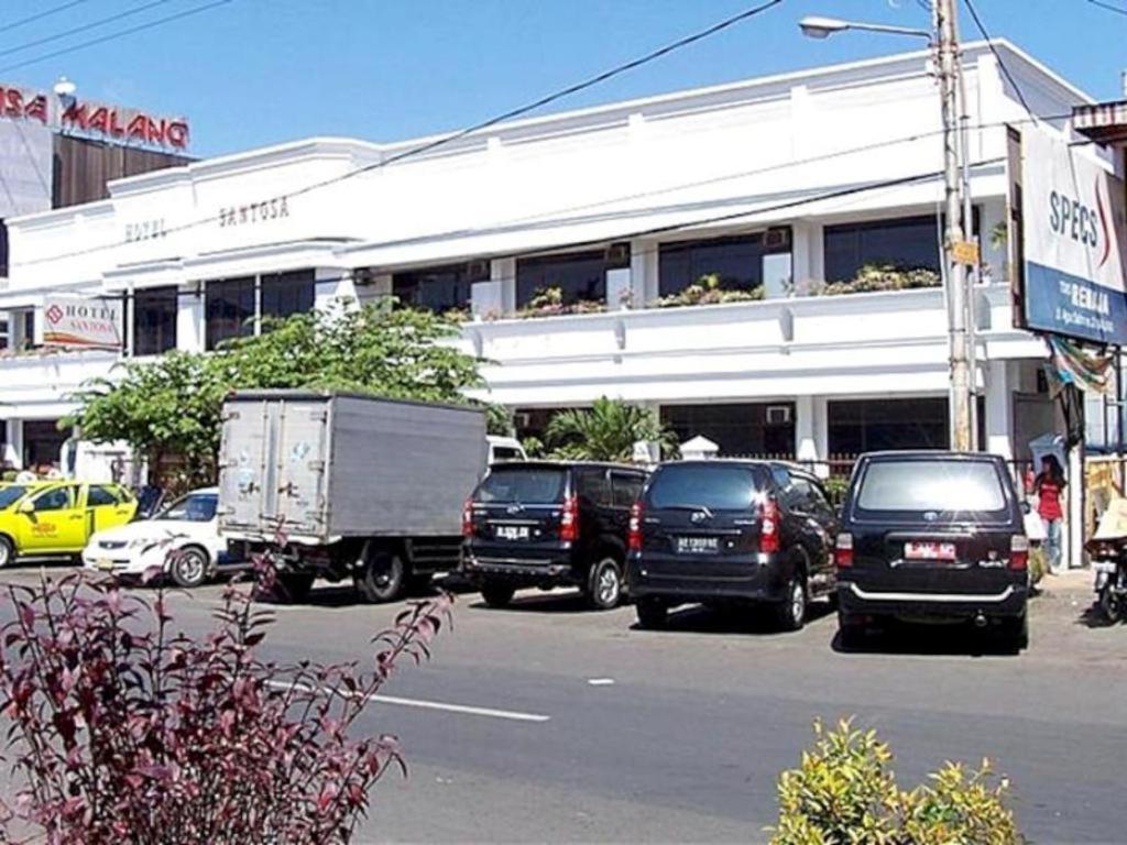 Hotel Santosa Malang Kültér fotó